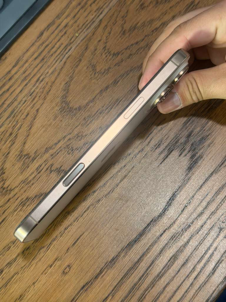 iPhone 16 Pro Max - USADO